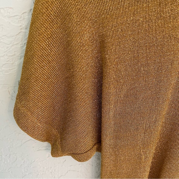 Gold AKA Top Small - Picture 4 of 5